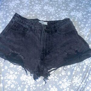 🔵FOREVER 21🥶BLACK DENIM SHORTS💙SIZE 27